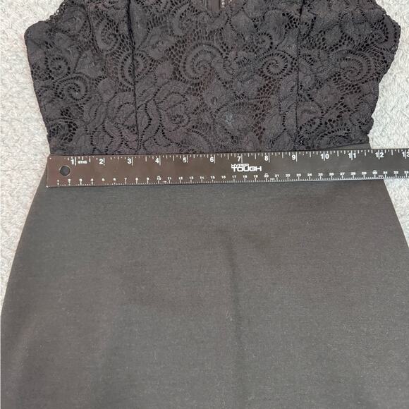 BCBGeneration Women’s Dress Short V Neck Lace Black 0 - Picture 9 of 11